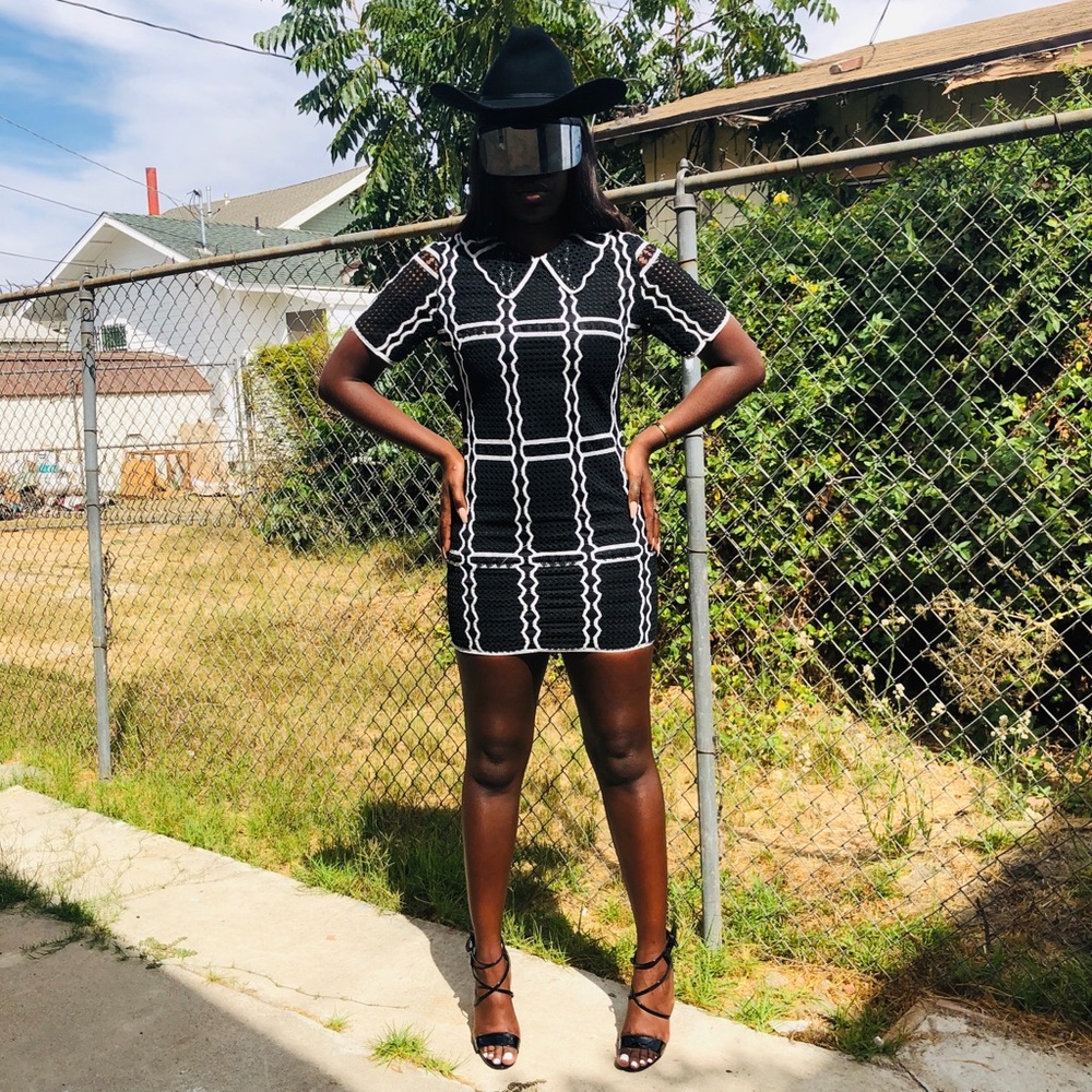 Black and White Lace Dress π - Picture 1 of 7